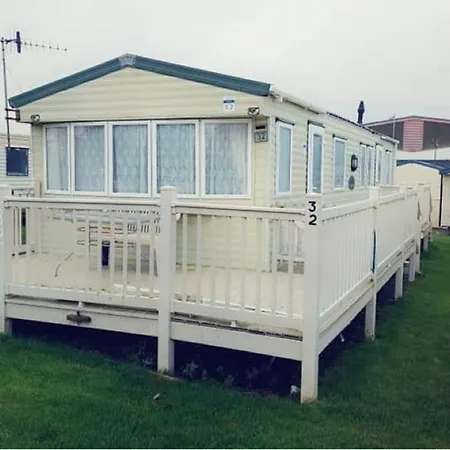 Captivating 3 Bed Caravan In Scarborough